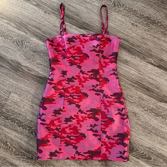 h:ours Zeze Mini Dress - Picture 1 of 8
